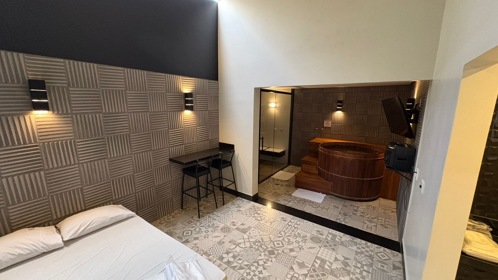 Quarto e ofurô da Suíte Ofurô